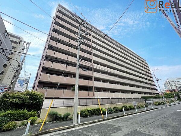エレベーター2基あり！日々の出入りも快適です。