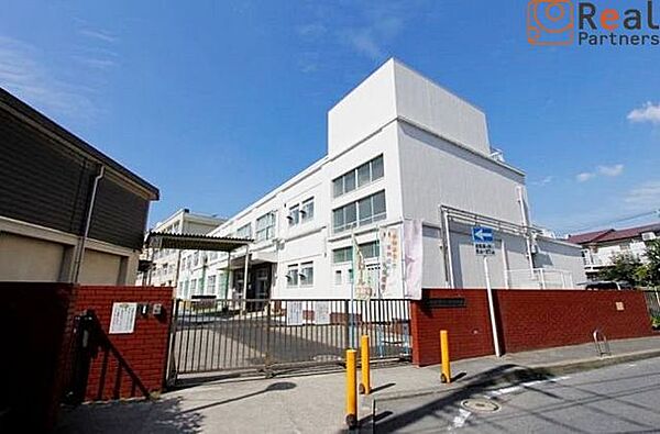 横浜市立井土ヶ谷小学校 徒歩7分。 490m