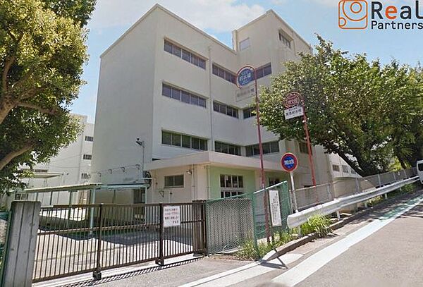 横浜市立希望が丘中学校 徒歩9分。 670m