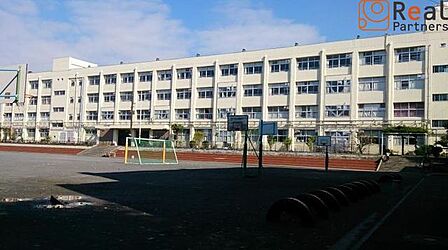 横浜市立下永谷小学校 徒歩2分。 150m