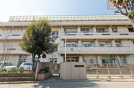 横浜市立西中学校 徒歩6分。 460m