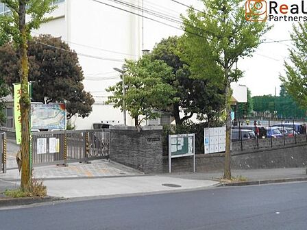 横浜市立藤が丘小学校 徒歩5分。 350m