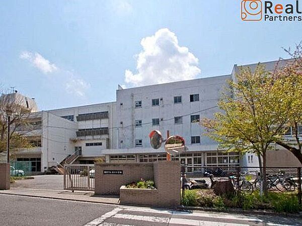 鎌倉市立深沢中学校 徒歩25分。 2000m