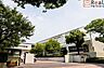 周辺：横浜市立茅ケ崎中学校 徒歩1分。 80m