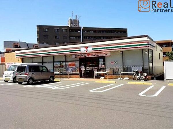 セブンイレブン横浜旭区川島町店 徒歩9分。 650m