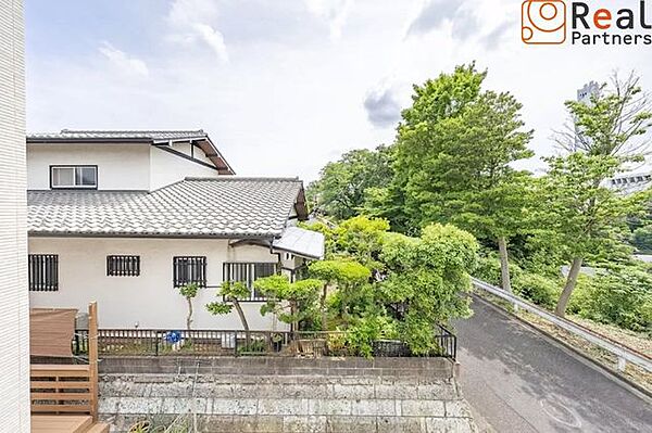 南側が抜けており、陽当たり・風通し良好です♪