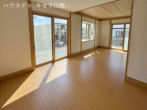 同型写真（リビング）