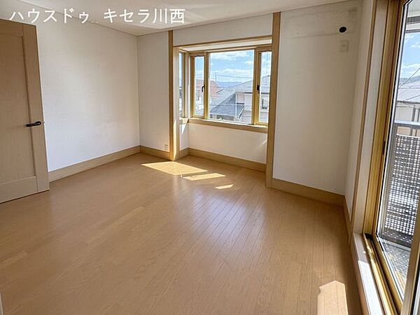 洋室(4)