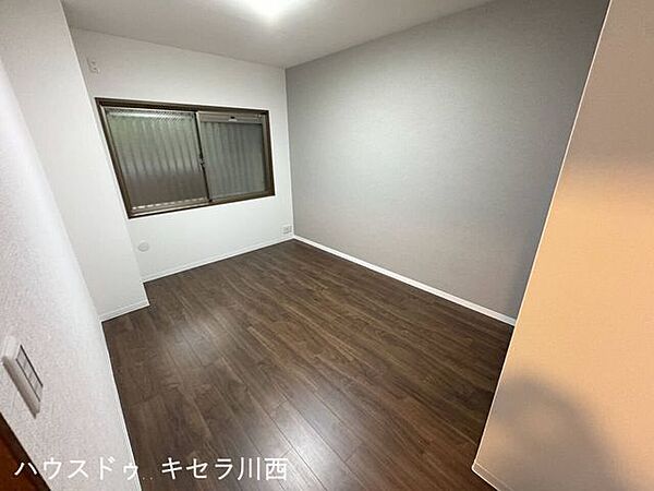 洋室(2)