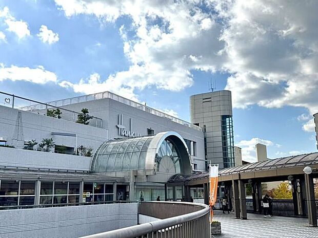 川西阪急スクエア 2550m