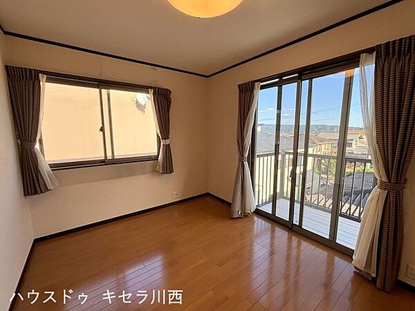 2階6帖洋室