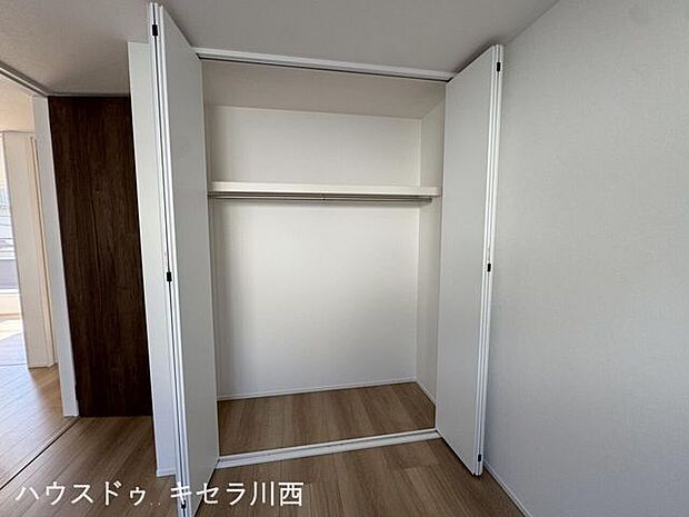 洋室(1)のクローゼット