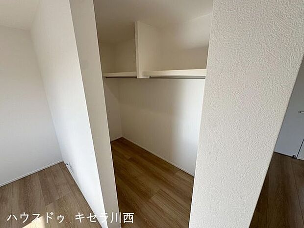 洋室(4)のクローゼット