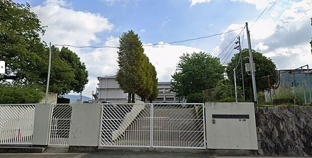 川西市立陽明小学校 530m