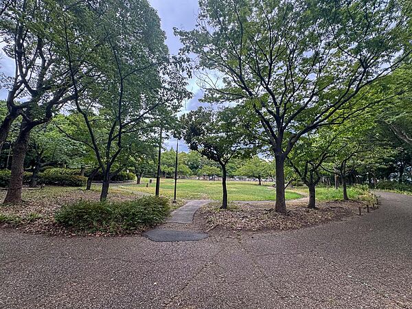元浜緑地まで徒歩5分(約400ｍ)