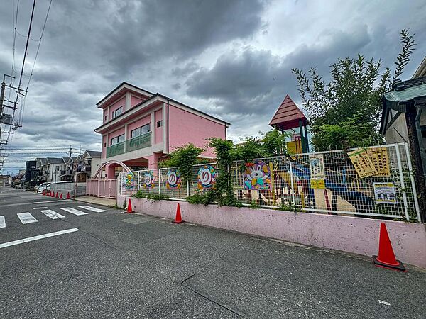 みのり幼稚園まで徒歩5分(約400ｍ)