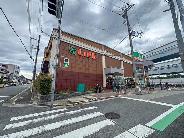ライフ武庫川店まで徒歩6分(約500ｍ)