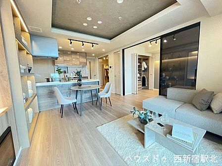 ホワイトを基調としたオシャレな雰囲気のLDK♪