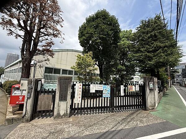 新宿区立淀橋第四小学校 470m