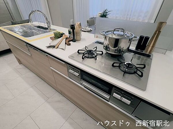 リノベーションにて交換したキッチンは食洗器も完備