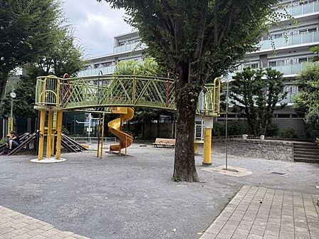 蜀江坂公園 970m
