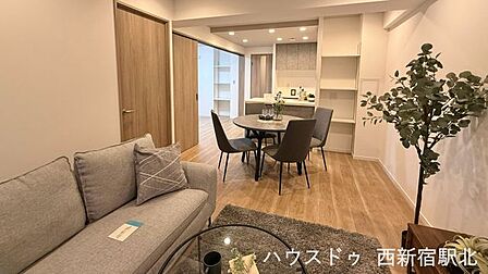 ■大久保駅徒歩6分■フルリノベーション物件■専有73.76m2の2LDK+2S♪■3駅3路線利用可