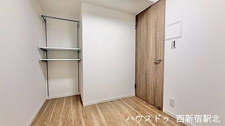 高さが変えられる便利な可動棚完備!