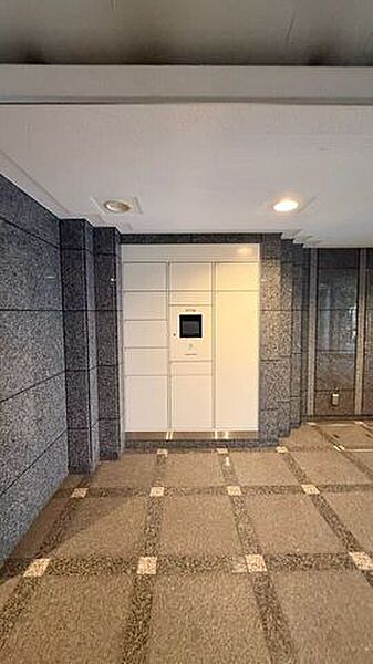ロビーには宅配ボックスが備えられています