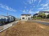 外観：暖かな陽光がたっぷりと降り注ぎ、室内までパッと明るく照らしてくれる陽当り良好な眺望。