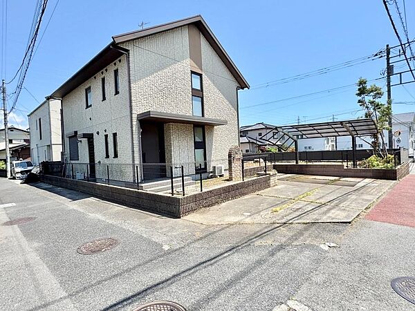 近隣に商業施設充実しております