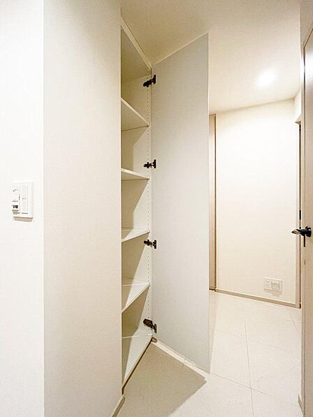 お部屋の中に余計な家具を置く必要がないため、空間を広く使えます。