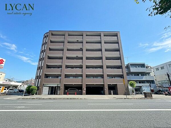 グレース・フリーロア伏水。竹田街道に面しており、地下鉄・近鉄・京阪の3路線が利用可能な交通便利な住環境です。室内はいつでも内覧可能です。お気軽にライカンまでお問い合わせください。