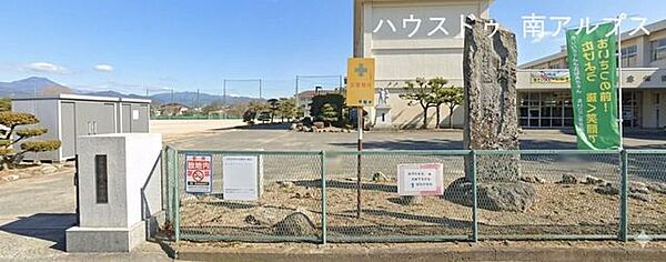 竜王小学校 820m