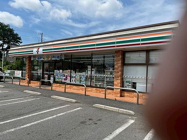 セブン-イレブン 三郷公園前店 1260m