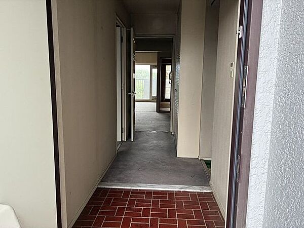 玄関を拡大表示