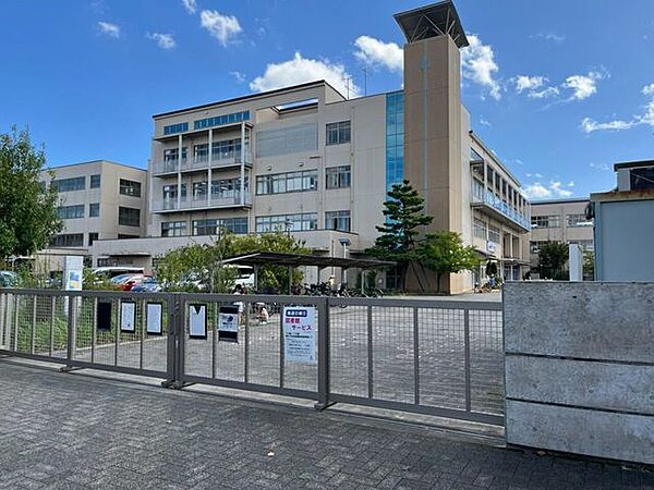 草加市立西町小学校 1440m
