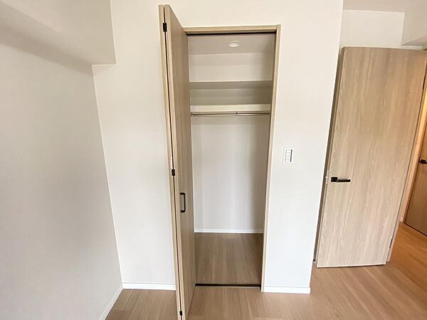 各居室に収納を配置