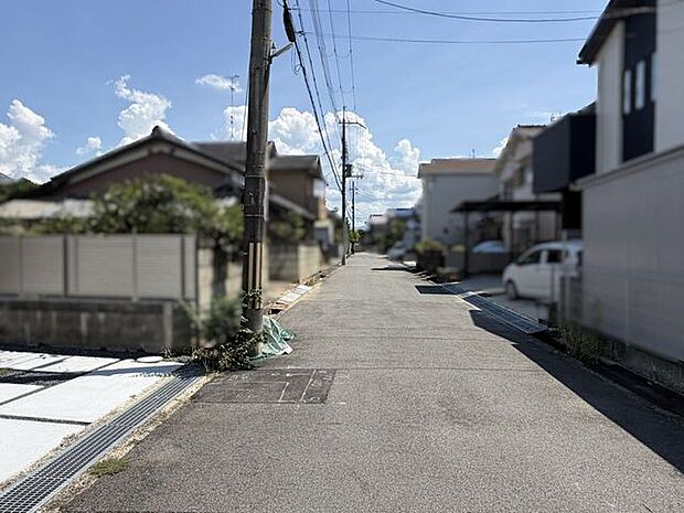 前道6メートルで楽々駐車♪