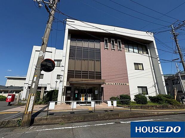 八幡市民図書館 670m