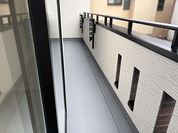 二部屋に繋がったバルコニー♪