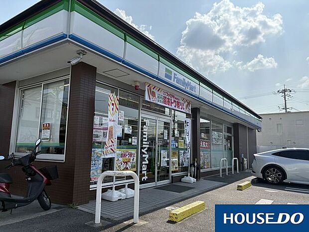 ファミリーマート 八幡川口店 430m