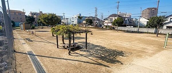 三原公園 180m