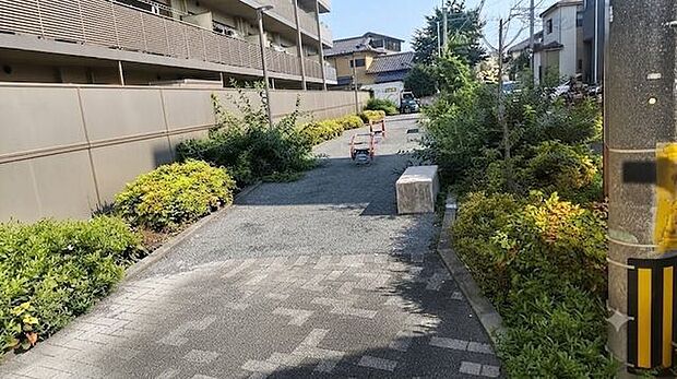 下新倉4丁目公園 310m