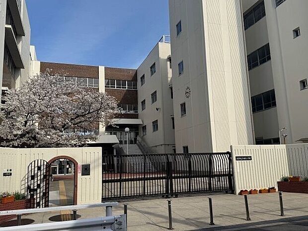 大阪市立矢田北小学校 610m