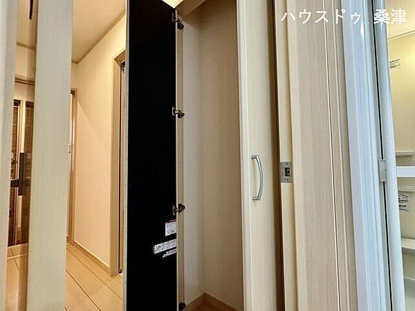 洗面室入口付近に収納あり