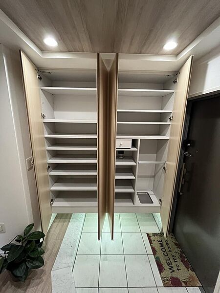 収納