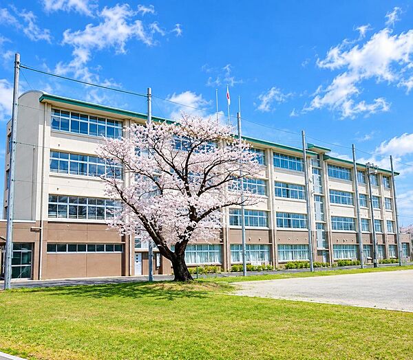 市立第一中学校　1930ｍ