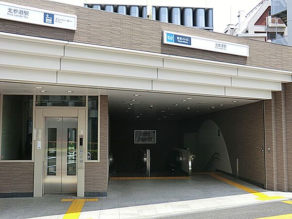 渋谷、新宿までのアクセス良好。代々木駅や国立競技場駅までは徒歩圏内で、利便性がとても高いです。