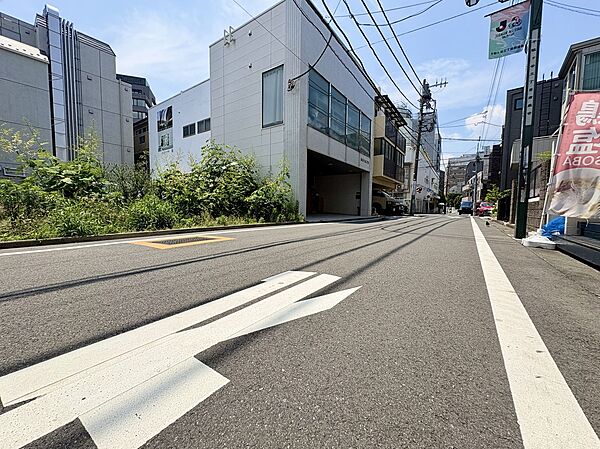 空が広く感じられる開放的な街並み。良好な前面環境がもたらす豊かな採光。