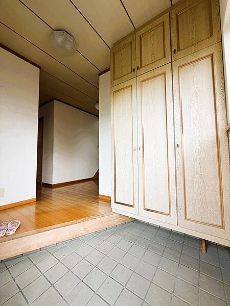 広々した開放的な玄関